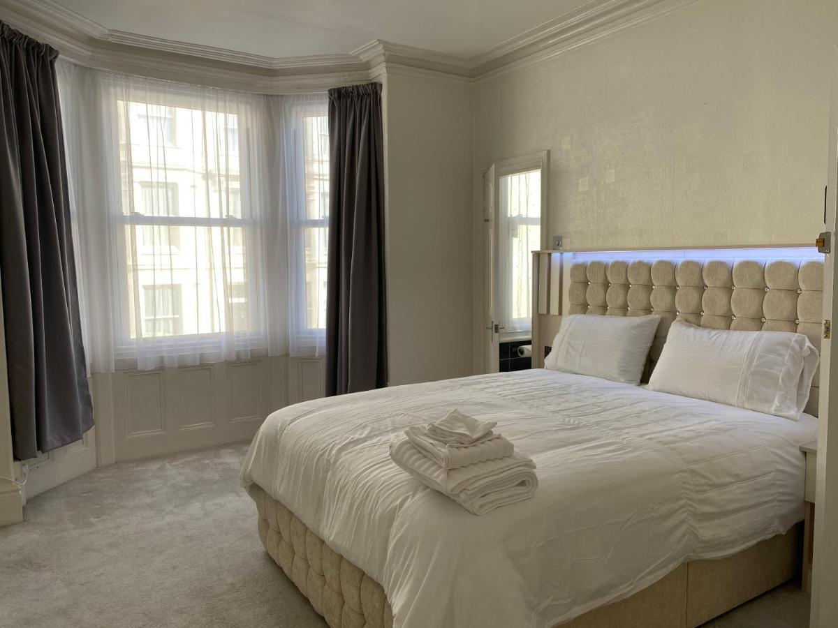 Sylvern House Hotel สการ์โบโรห์ ภายนอก รูปภาพ