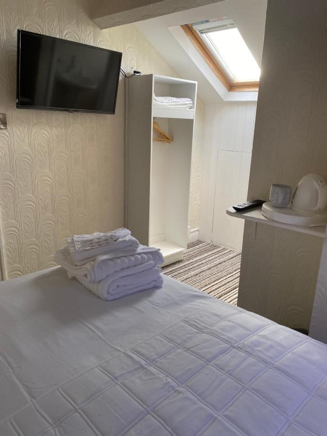 Sylvern House Hotel สการ์โบโรห์ ภายนอก รูปภาพ